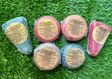 Load image into Gallery viewer, Duck & Spirulina Donut