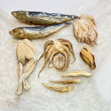 Load image into Gallery viewer, Neptune&#39;s Nibbles - Freeze Dried Seafood Variety Bag

